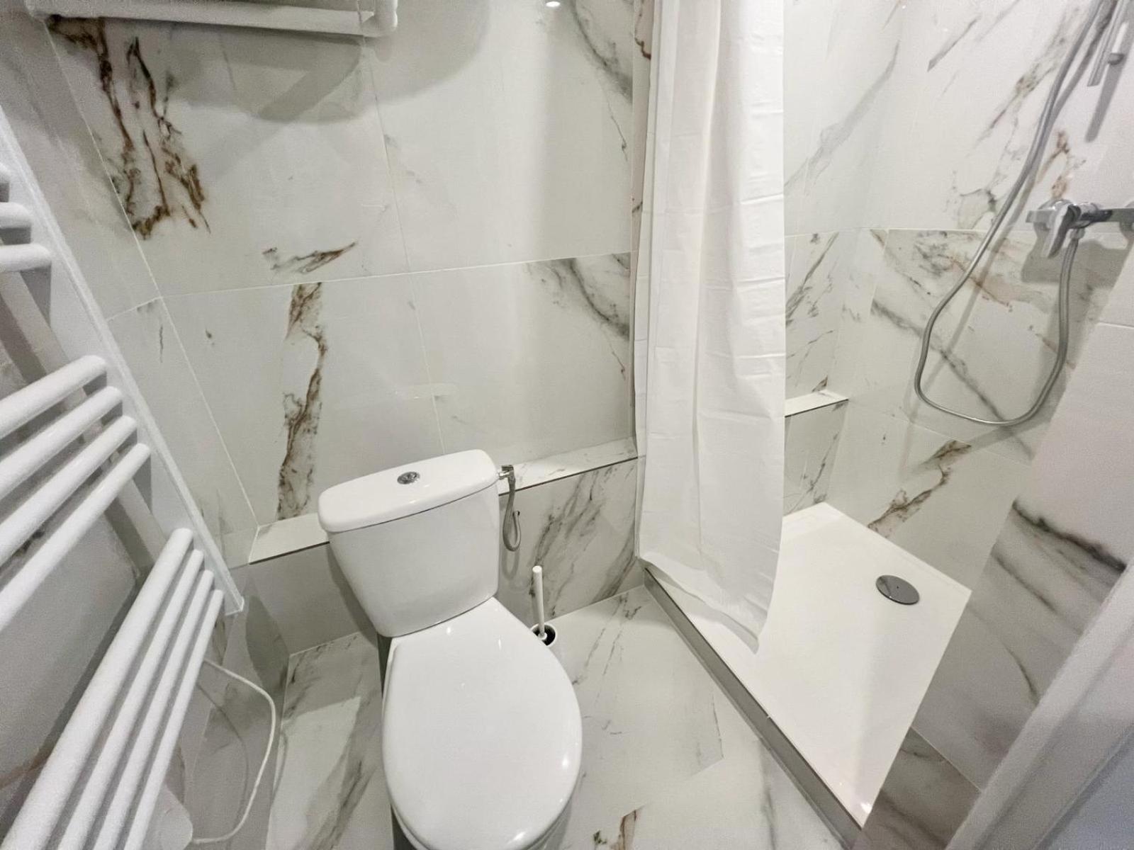Studio Moderne Renove Avec Balcon Nice Luaran gambar