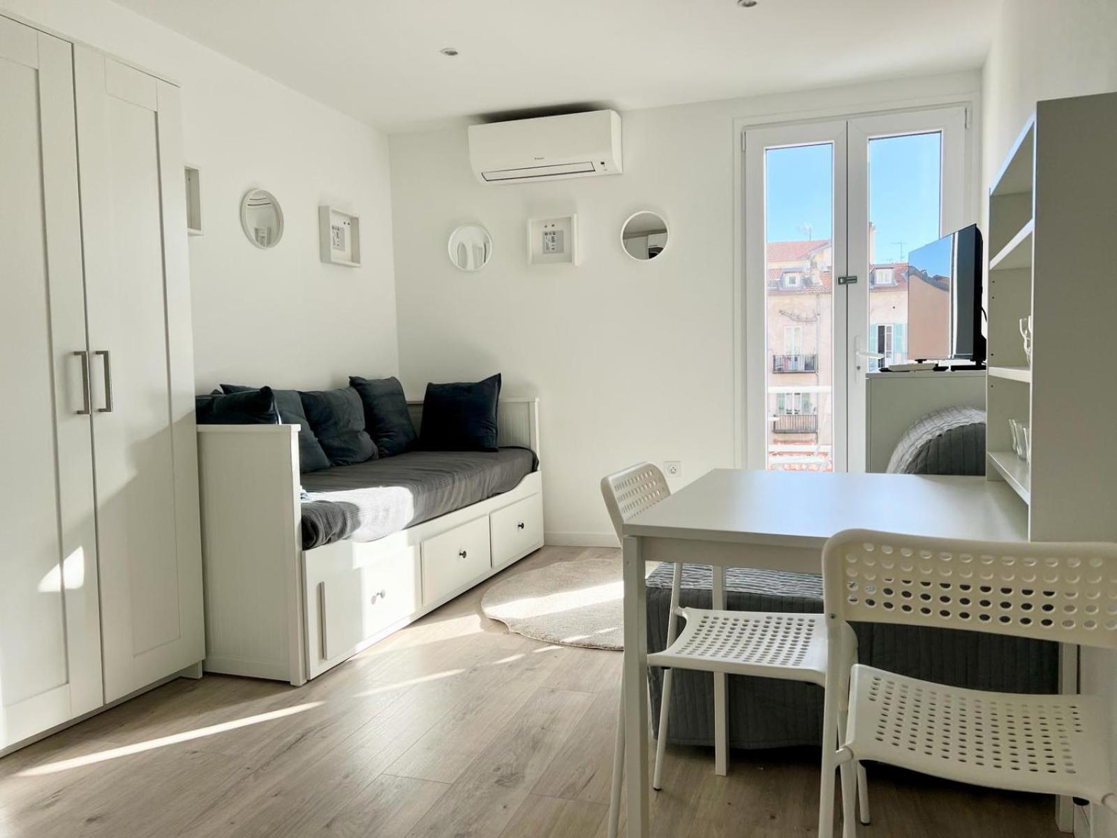 Studio Moderne Renove Avec Balcon Nice Luaran gambar