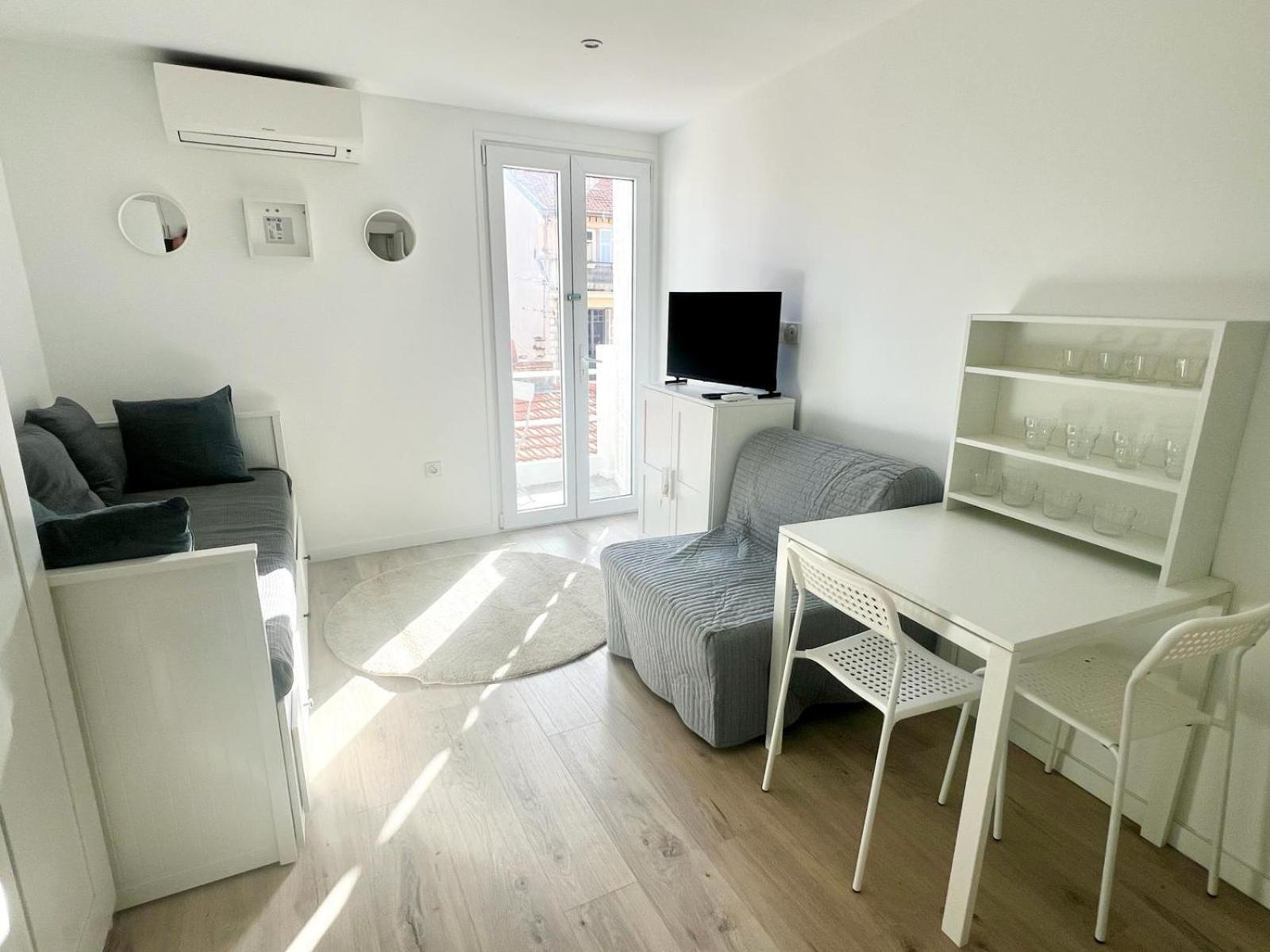 Studio Moderne Renove Avec Balcon Nice Luaran gambar