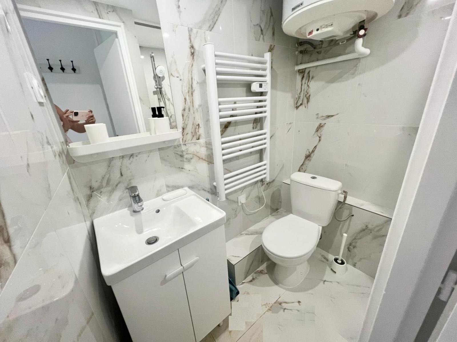 Studio Moderne Renove Avec Balcon Nice Luaran gambar